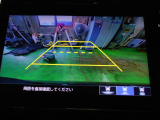 バックカメラの画像です。ガイドラインがスムースな車庫入れをサポートいたします!車庫入れの安心感がアップしますね☆