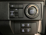 エンジン始動はプッシュボタンスタートです。片側電動スライドドアの開閉スイッチもあり運転席からスライドドアの開閉が可能です!その他スイッチ類も集約されていますよ☆
