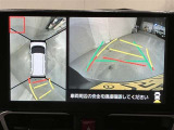 パノラミックビューモニター付きです。車両を上から見たような映像をディスプレイオーディオ画面に表示。運転席からの目視だけでは見にくい、車両周辺の状況をリアルタイムでしっかり確認できます。