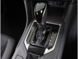 縦型シフトで操作性の良いシフトです!!シフトブーツやピアノブラックカラーのパネルがラグジュアリー感を高めます!