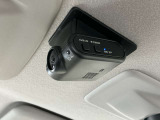 日産純正2ドラレコタイプを装着。フロントと車内を録画してくれるドライブレコーダー付き!