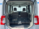 後席を格納すると、これだけの広さが!シーンに合わせたシートアレンジで、大きな荷物も積むことが出来ます♪
