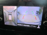 ■アラウンドビューモニター搭載。車体を4方向のカメラで「上から見下ろしたような映像」を映します。車庫入れが苦手な方も映像サポートでラクラク駐車できます。