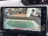 バックモニターの映像が見れるので駐車時も楽々です♪