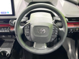 【純正革巻きステアリング】上質な革を使用することで、手にしっかり馴染みとても運転しやすいハンドルです♪
