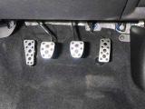 SUBARU認定中古車は第三者の客観的な視点による品質評価を全車で義務付けられております、それにより、一台一台の的確なコンディションが証明されますので、安心して車をお選び頂けます。