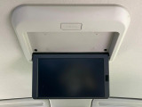 【フリップダウンモニター】大画面モニターで後席でもエンタメをお楽しみいただけます。小さなお子様にも大人気の装備です♪
