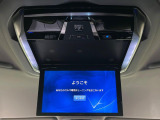 【12.8型フリップダウン】大画面モニターで後席でもエンタメをお楽しみいただけます。家族や友人とお出かけする機会が多い方に大人気です♪