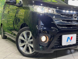 【HIDヘッドライト】非常に明るく前方を照らしてくれるので、悪天候や夜間の走行時も視界良好で安心してお乗りいただけます。