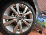 【純正18インチアルミホイール】外観にマッチした純正アルミホイールを装着しております。各種社外アルミホイールや、スタッドレスタイヤも取扱いしております。是非ご相談ください♪