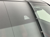 【エマージェンシーブレーキ】前方の車両や歩行者を検知し、衝突による事故回避をサポートします!機能には限界があるためご注意ください。