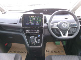 操作しやすい運転席廻り!操作パネルも使いやすい!!ドライブが楽しくなります!