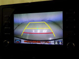 バックモニターも装備しております。バックギアに入れるとナビ画面に車の後方が映し出されます。これで後方確認も安心!