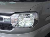 【ヘッドライト】省電力で長寿命の明るく運転しやすいLEDヘッドランプです。明るく照らすので暗い夜道からお客様を守ってくれます。お近くのスズキ自販島根までお越しください。