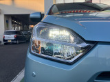 オートライト機能LEDヘッドランプ付きで、大変明るく夜間運転の視界をサポートしてくれます。また夕暮れ時やトンネル走行時にヘッドランプが自動で点灯してくれます。