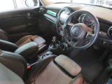 オットマン付きなので、長時間運転でも疲れにくいです♪