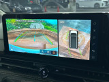 【アラウンドビューモニター】専用のカメラにより、上から見下ろしたような視点で360度クルマの周囲を確認することができます☆死角部分も確認しやすく、狭い場所での切り返しや駐車もスムーズに行えます。
