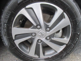 純正アルミホイールのお写真です。オシャレは足元からですね♪