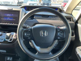 ステアリングにはホンダセンシング操作スイッチ、オーディオ操作スイッチが配置されています♪