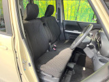 運転席シート廻りは使用感も少なく、良好な状態となっています。前オーナー様が丁寧に使っていたことがよくわかりますね。