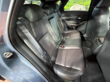 後部座席も気になるようなキズ・汚れやへたり等、大きなダメージはなく、良好な状態です。