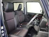 シート位置が高く広くて使いやすい室内空間です。ガラスが大きいので開放感があり、視界が良いので運転しやすいです♪