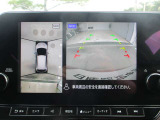 アラウンドビューモニター搭載。車体を4方向のカメラで「上から見下ろしたような映像」を映します。車庫入れが苦手な方も映像サポートでラクラク駐車できます。