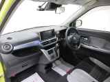 ダイハツのお店では、ダイハツ車を知り尽くしたプロフェッショナルが、専用の診断機器を使って各システムを点検しております。