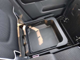 4WD!SDナビ!フルセグ!BT対応!レーダーブレーキ!ETC!スマートキー!Pスタート!シート・ミラーヒーター!アイドリングストップ!レベライザー!助手席下に収納BOX!