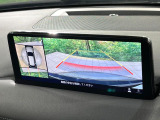 【360&deg;ビューモニター】専用のカメラにより、上から見下ろしたような視点で360度クルマの周囲を確認することができます☆死角部分も確認しやすく、狭い場所での切り返しや駐車もスムーズに行えます。