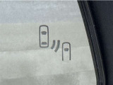 車線変更時の後方確認をアシストしてくれるブラインドスポットモニター!ドアミラーの死角を検知してくれるから車線変更もスムーズです。