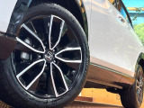 【純正18インチアルミホイール】外観にマッチした純正アルミホイールを装着しております。各種社外アルミホイールや、スタッドレスタイヤも取扱いしております。是非ご相談ください♪
