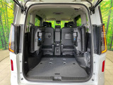 普段のお買い物や通勤、送迎等に十分な荷室スペースを確保しております。セカンドシートを倒すと、大きな荷物の積載も可能です♪