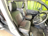運転席シート廻りは使用感も少なく、良好な状態となっています。丁寧に使われていたことがよくわかりますね。
