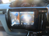アラウンドビューモニター付きです。より良い安全確認をできます。スズキコネクト付きで、登録するとスマホからエンジンをかけることできます。