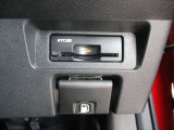 【純正ETC2.0車載器】高速道路の料金所もノンストレスでスムーズに通過できるETC。スマートなビルトインタイプ!
