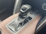 【 シフト 】シフトも操作しやすく快適なドライブを楽しんでいただけます。