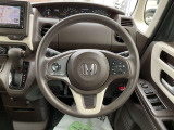 ステアリングにはホンダセンシング操作スイッチ、オーディオ操作スイッチが配置されています♪