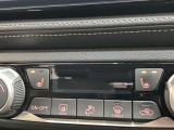 運転席・助手席共にシートヒーターを装備