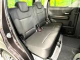 後部座席も気になるようなキズ・汚れやへたり等、大きなダメージはなく、良好な状態です。