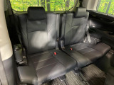 3列目シートはもちろん状態良好☆大人でもゆったりと座って頂けますので、大人数でのお出かけもラクラクです♪ご家族で、気の知れた仲間で、ドライブに行くのが楽しみですね♪