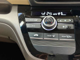 より快適にドライブを過ごして頂ける様に簡単に調整ができるオートエアコンを装備しております!ワンタッチですのでどなたでも簡単に操作できます!室内はこれでいつでも快適に保たれます。