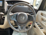 ステアリングにはホンダセンシング操作スイッチ、オーディオ操作スイッチが配置されています♪