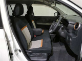 当社の中古車はシートを外して隅々までキレイに仕上げてあります。