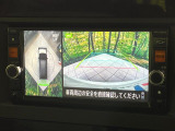 【アラウンドビューモニター】専用のカメラにより、上から見下ろしたような視点で360度クルマの周囲を確認することができます☆死角部分も確認しやすく、狭い場所での切り返しや駐車もスムーズに行えます。