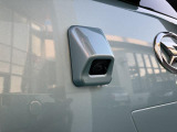 バックカメラ付きです♪ナビを取り付けますとバック連動して、車庫入れもラクラク!