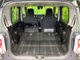 後席を格納すると、これだけの広さが!シーンに合わせたシートアレンジで、大きな荷物も積むことが出来ます♪