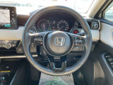 ステアリングにはホンダセンシング操作スイッチ、オーディオ操作スイッチが配置されています♪