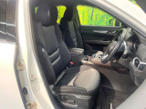 運転席シート廻りは使用感も少なく、良好な状態となっています。前オーナー様が丁寧に使っていたことがよくわかりますね。