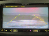 バックモニターで、駐車時に見えにくい後方をしっかり確認できます。
